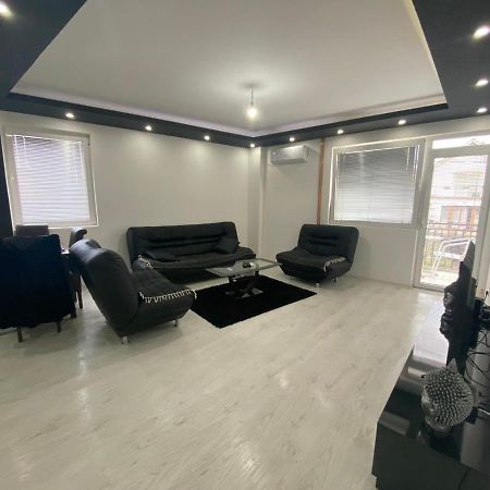 Talija Lux Jagodina Apartamento Exterior foto