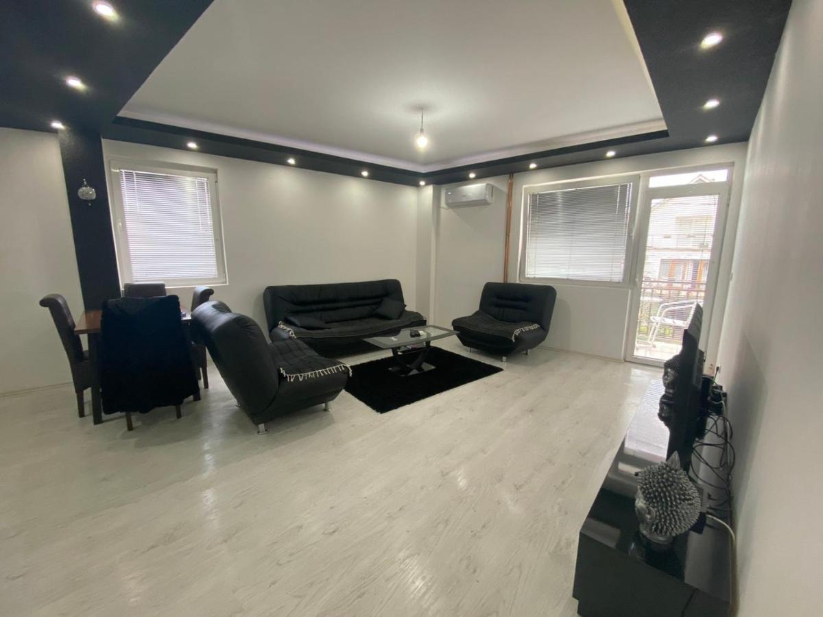 Talija Lux Jagodina Apartamento Exterior foto