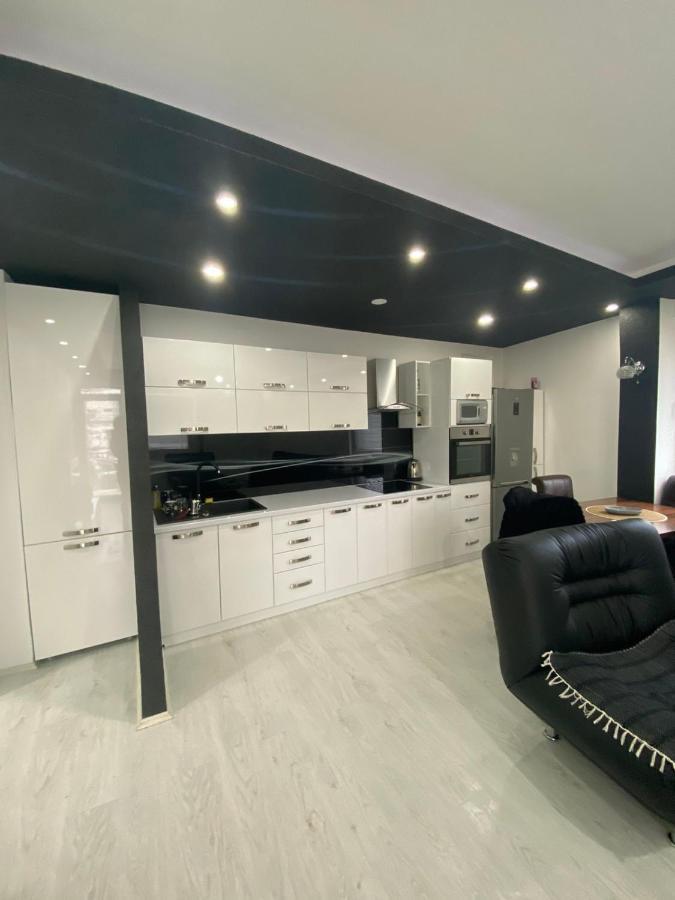 Talija Lux Jagodina Apartamento Exterior foto