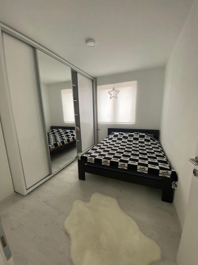 Talija Lux Jagodina Apartamento Exterior foto