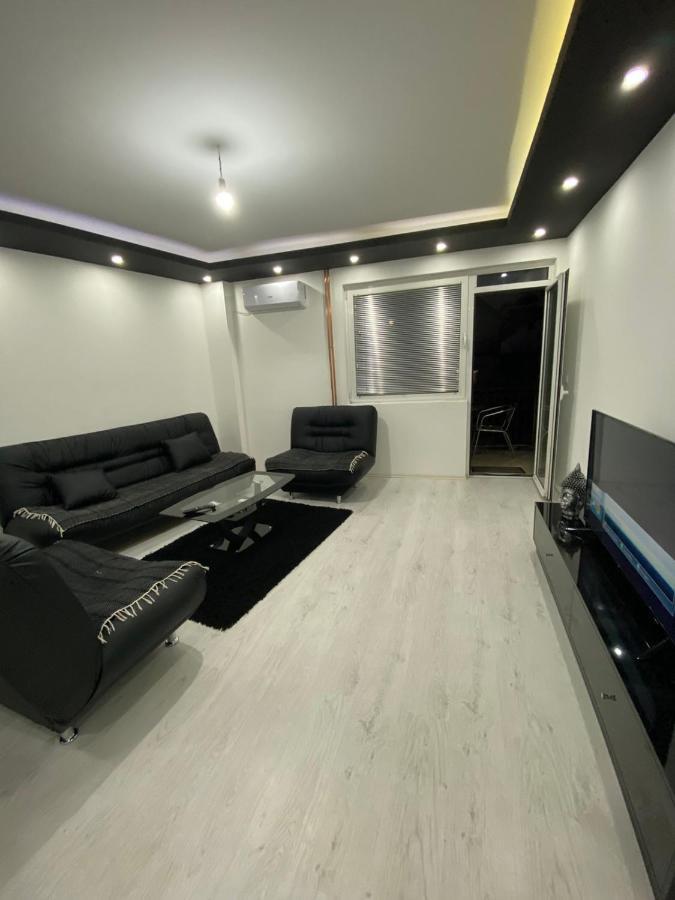 Talija Lux Jagodina Apartamento Exterior foto
