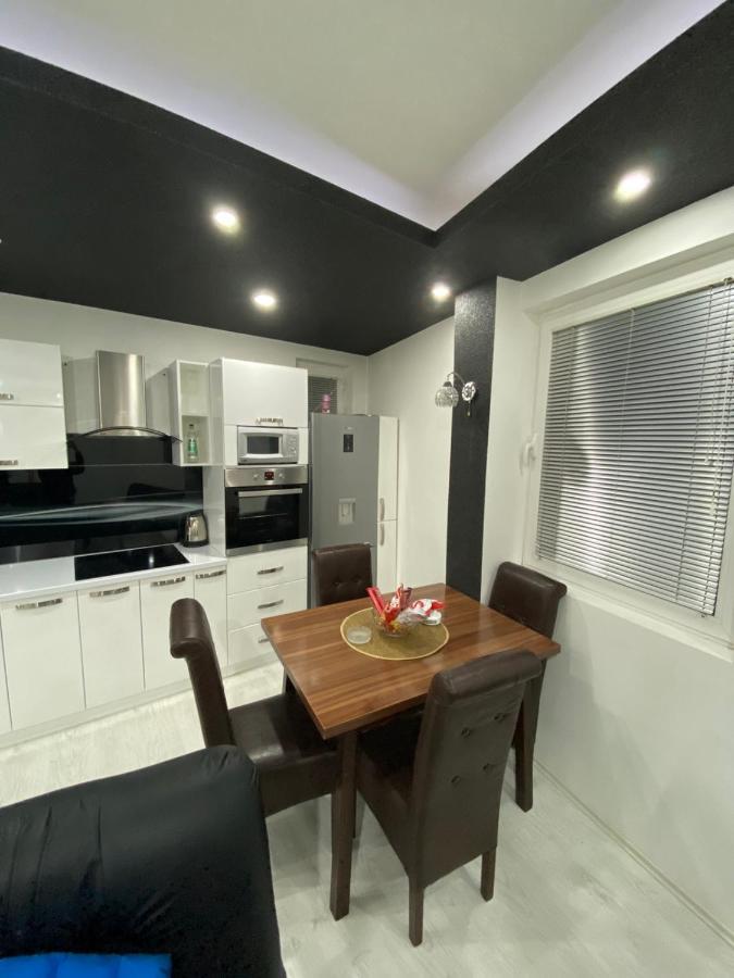 Talija Lux Jagodina Apartamento Exterior foto