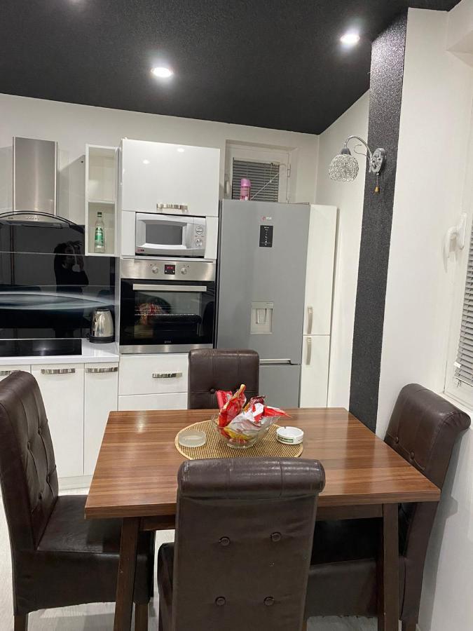 Talija Lux Jagodina Apartamento Exterior foto
