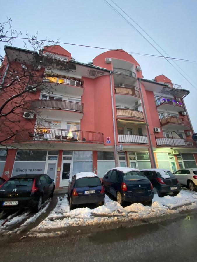 Talija Lux Jagodina Apartamento Exterior foto
