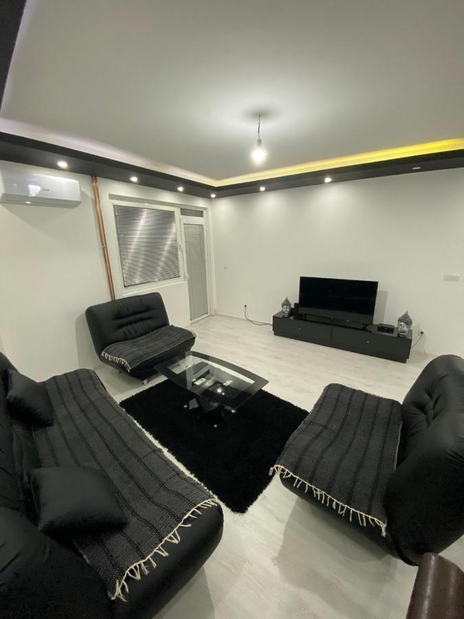 Talija Lux Jagodina Apartamento Exterior foto