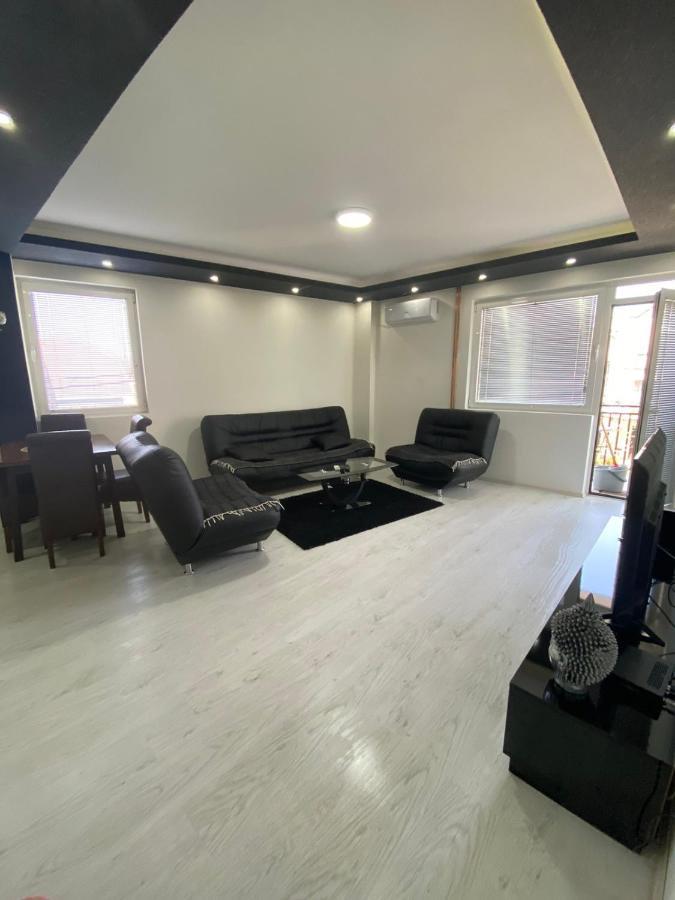 Talija Lux Jagodina Apartamento Exterior foto