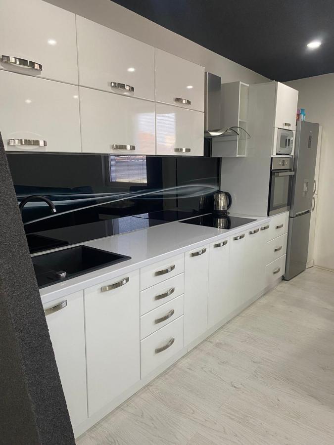 Talija Lux Jagodina Apartamento Exterior foto